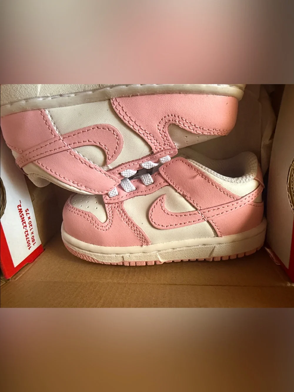 Nike Kids Low-Top Sneakers in Pink and Cream
